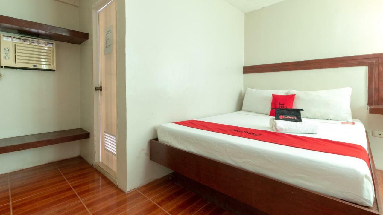 Hotel Reddoorz @ Paterno Street Tacloban Exterior foto